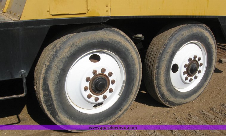 image for item 7861 1972 P & H T-300 30 ton hydraulic truck crane