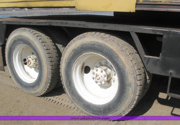 image for item 7861 1972 P & H T-300 30 ton hydraulic truck crane