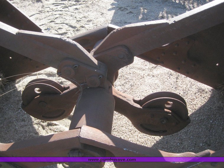 image for item 7873 Kiesler clamshell bucket