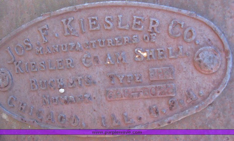 image for item 7873 Kiesler clamshell bucket