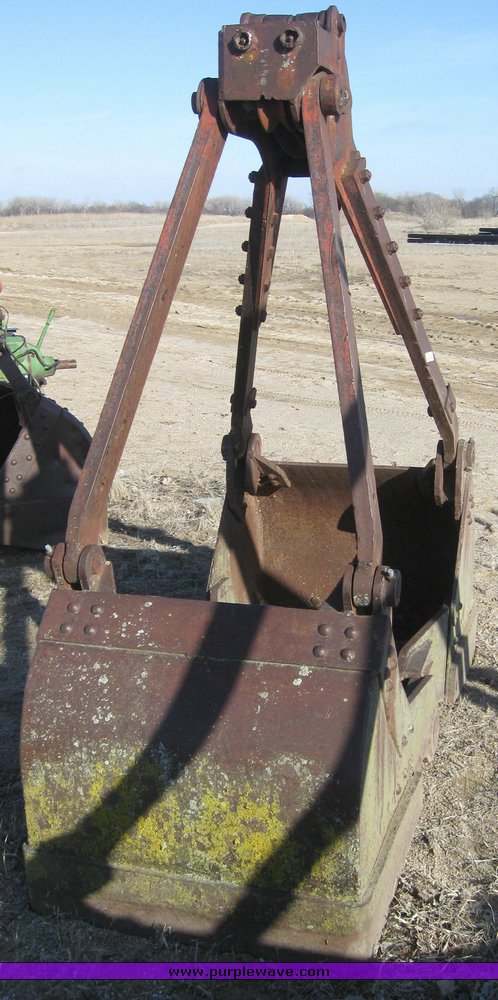 image for item 7874 Erie Bucket clamshell bucket