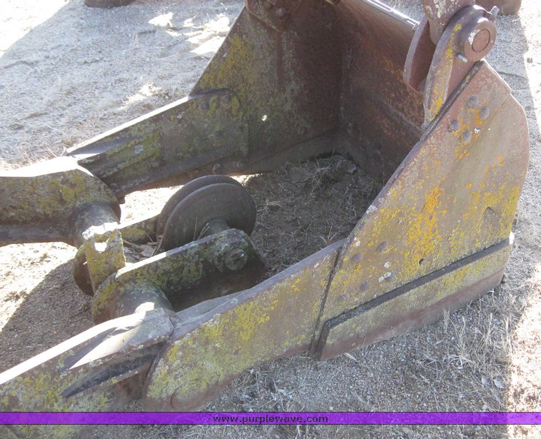 image for item 7874 Erie Bucket clamshell bucket