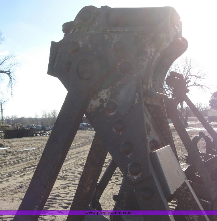 image for item 7875 Blaw-Knox clamshell bucket