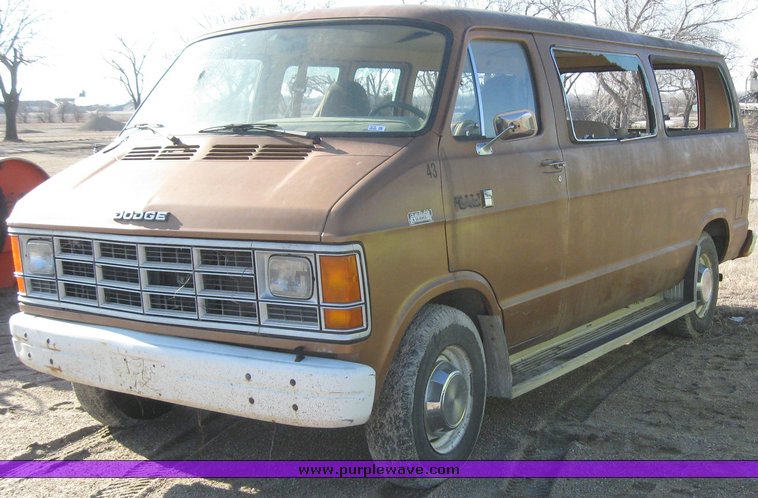 image for item 7878 1986 Dodge Ram Wagon B350