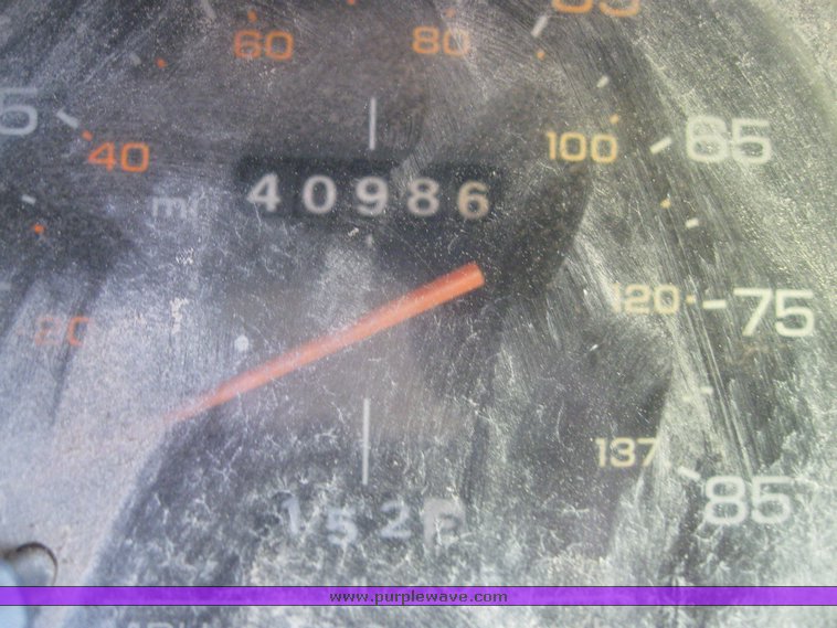 image for item 7878 1986 Dodge Ram Wagon B350