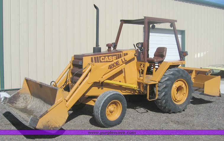 image for item 9003 1986 Case 480E LL tractor with loader