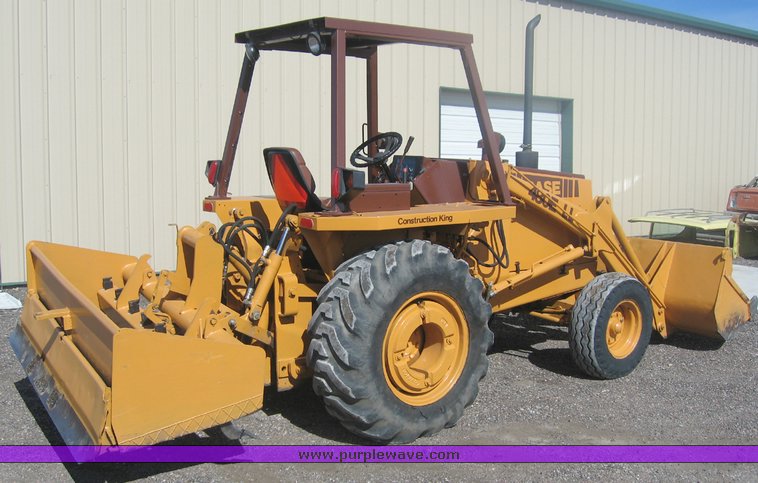 image for item 9003 1986 Case 480E LL tractor with loader