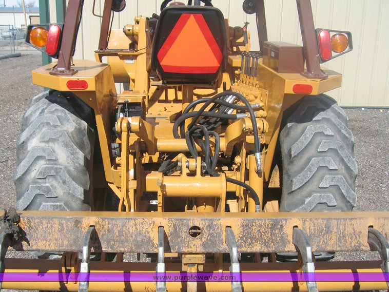 image for item 9003 1986 Case 480E LL tractor with loader