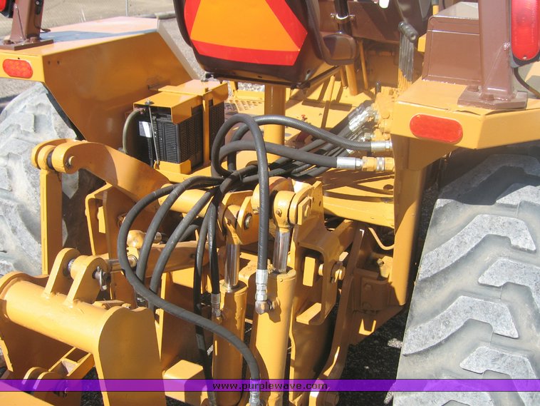 image for item 9003 1986 Case 480E LL tractor with loader