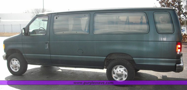 image for item 3247 1995 Ford Club Wagon E350 HD cargo van