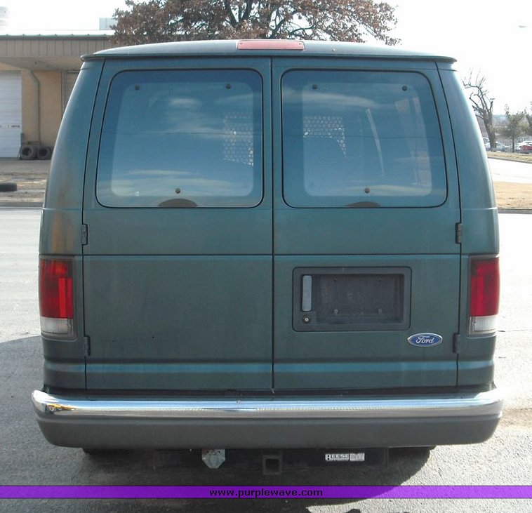 image for item 3247 1995 Ford Club Wagon E350 HD cargo van