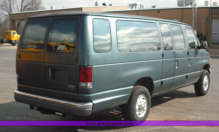 image for item 3247 1995 Ford Club Wagon E350 HD cargo van