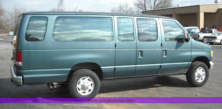 image for item 3247 1995 Ford Club Wagon E350 HD cargo van