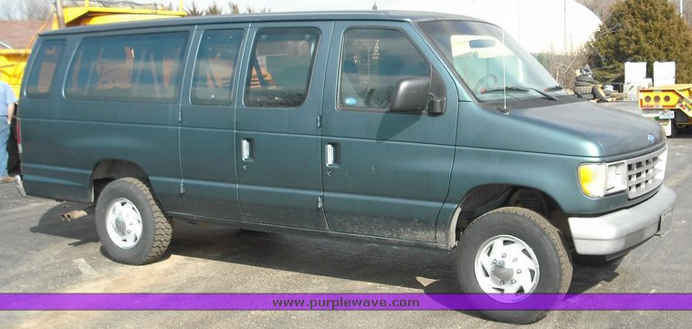 image for item 3247 1995 Ford Club Wagon E350 HD cargo van