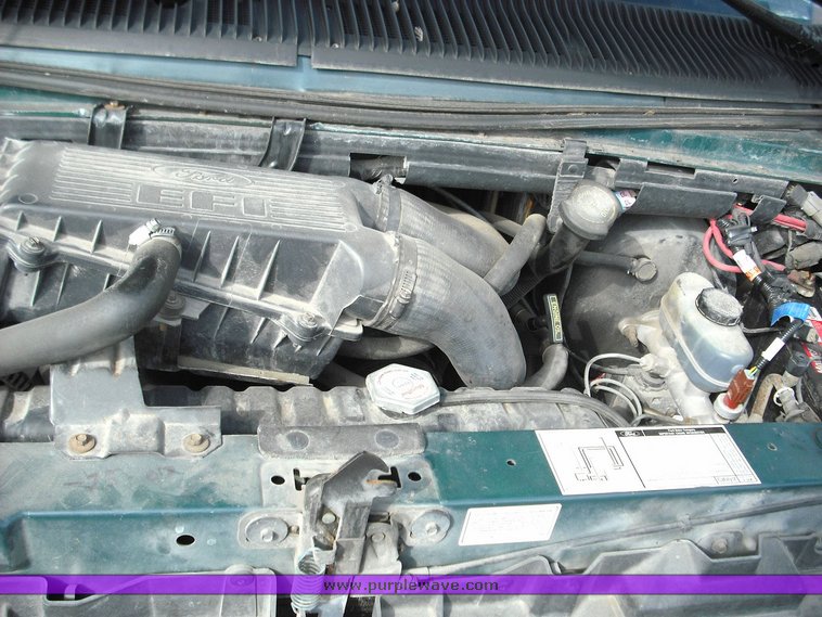 image for item 3247 1995 Ford Club Wagon E350 HD cargo van
