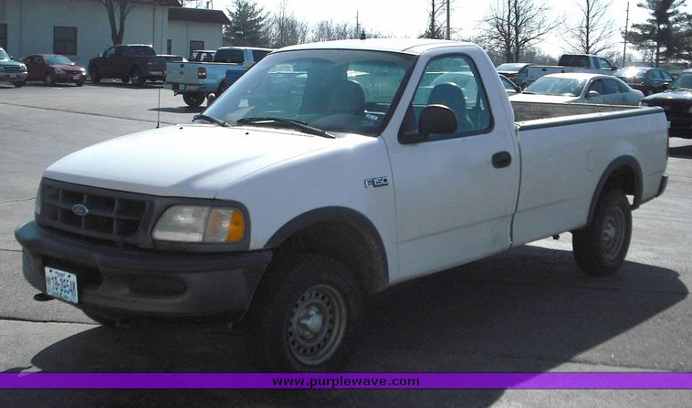 image for item 3248 1997 Ford F150 pickup