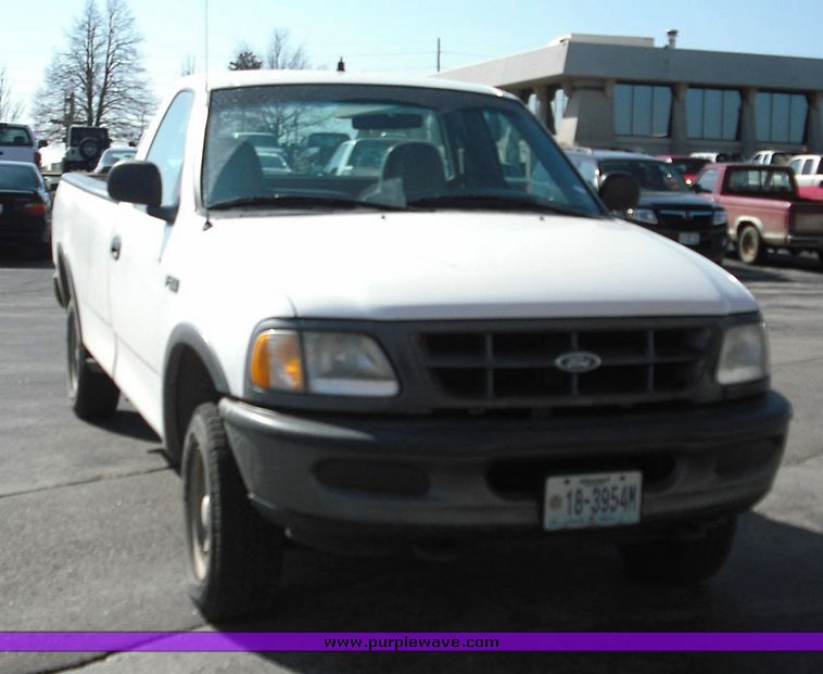 image for item 3248 1997 Ford F150 pickup