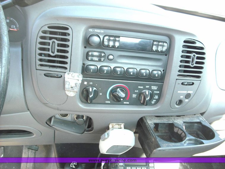 image for item 3248 1997 Ford F150 pickup
