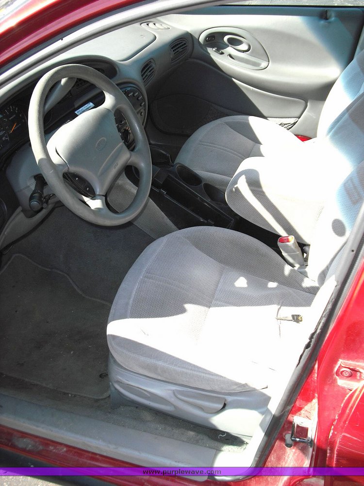 image for item 3249 1997 Ford Taurus GL wagon