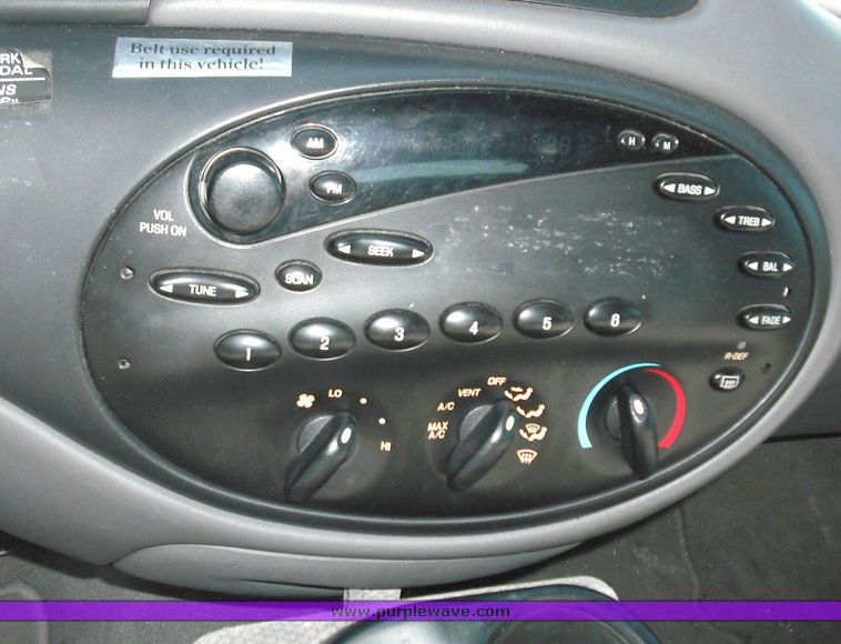 image for item 3249 1997 Ford Taurus GL wagon