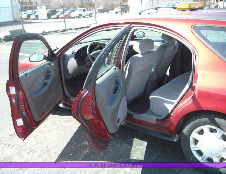 image for item 3249 1997 Ford Taurus GL wagon