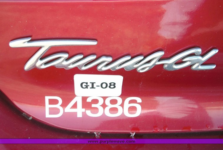 image for item 3249 1997 Ford Taurus GL wagon