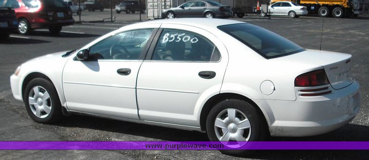image for item 3250 2003 Dodge Stratus SE