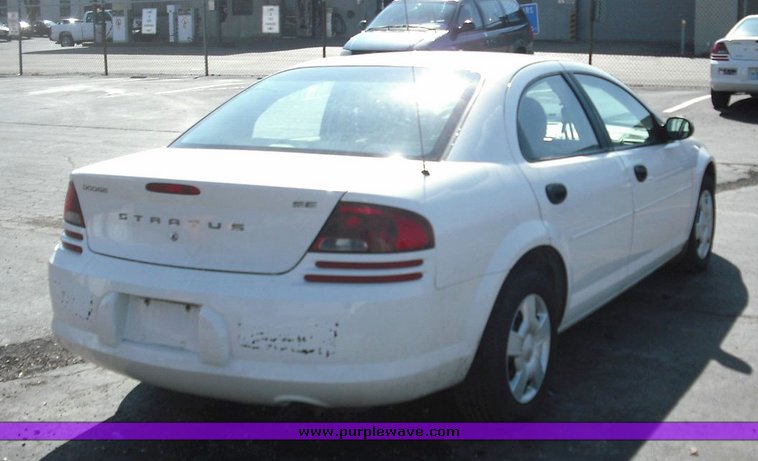 image for item 3250 2003 Dodge Stratus SE