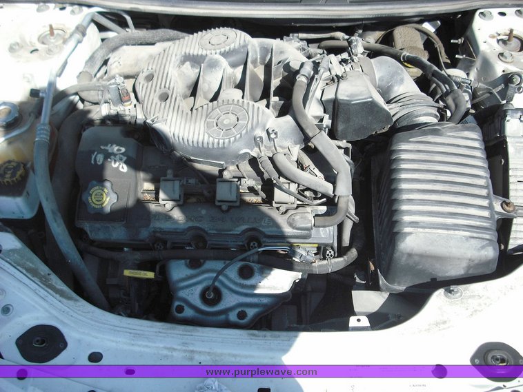 image for item 3250 2003 Dodge Stratus SE