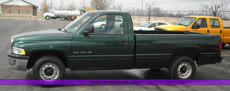 image for item 3256 1999 Dodge Ram 1500 pickup