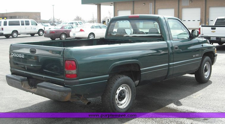 image for item 3256 1999 Dodge Ram 1500 pickup