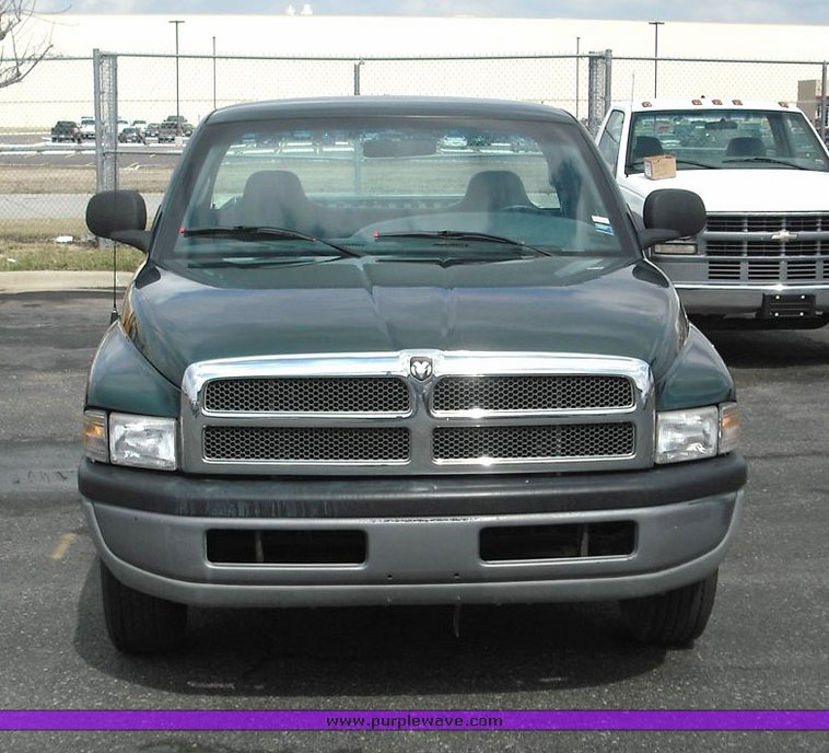 image for item 3256 1999 Dodge Ram 1500 pickup