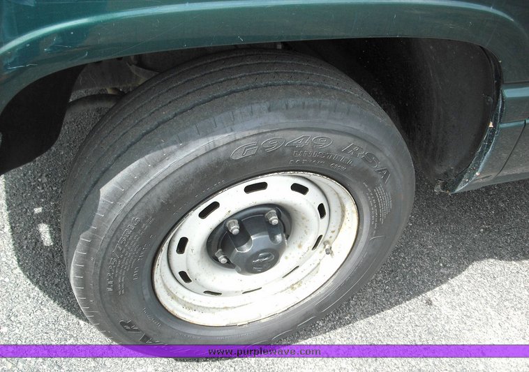 image for item 3256 1999 Dodge Ram 1500 pickup