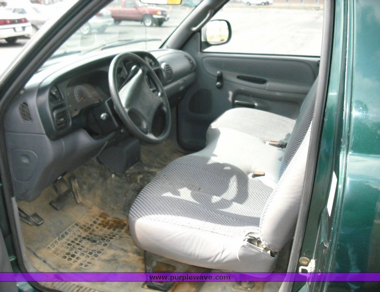 image for item 3256 1999 Dodge Ram 1500 pickup