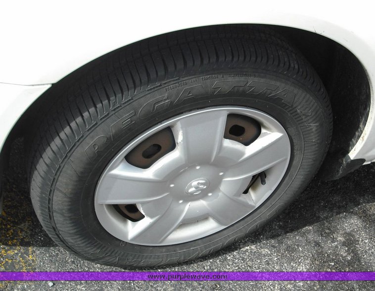 image for item 3257 2004 Dodge Stratus SE