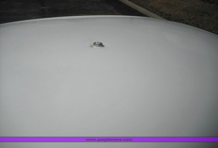 image for item 3257 2004 Dodge Stratus SE