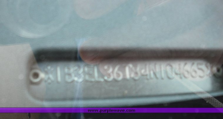 image for item 3257 2004 Dodge Stratus SE