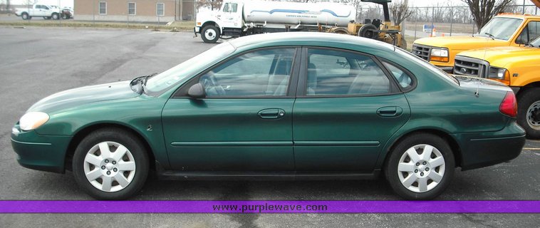 image for item 3258 2000 Ford Taurus LX