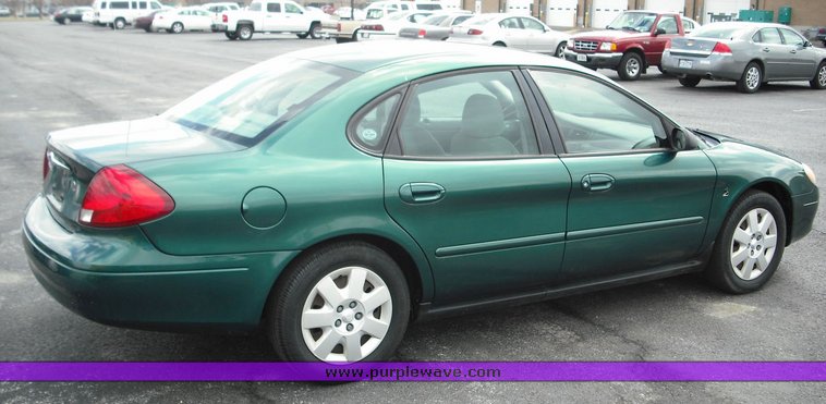 image for item 3258 2000 Ford Taurus LX