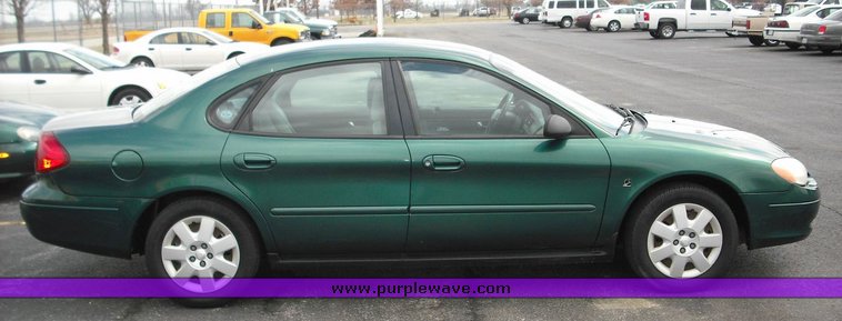 image for item 3258 2000 Ford Taurus LX