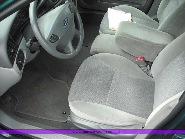 image for item 3258 2000 Ford Taurus LX
