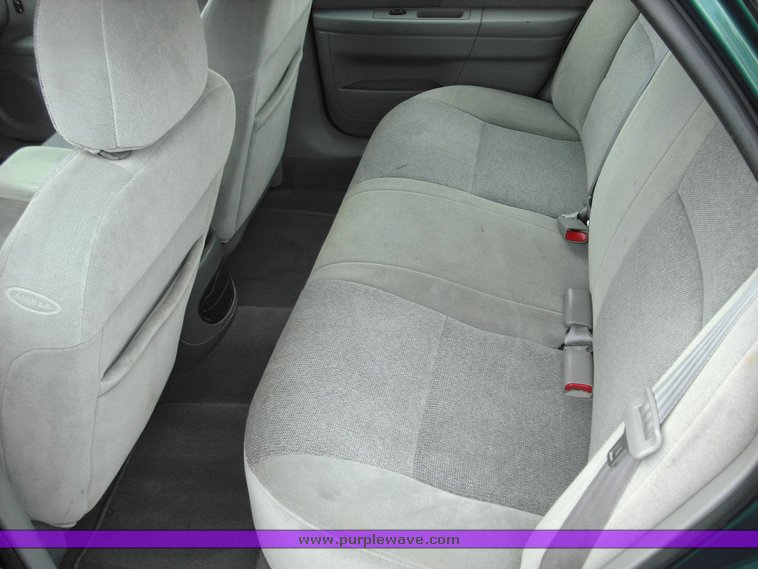 image for item 3258 2000 Ford Taurus LX
