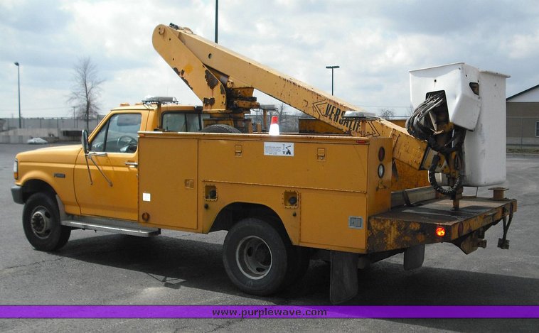 image for item 3259 1993 Ford F Super Duty bucket truck