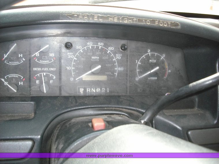 image for item 3259 1993 Ford F Super Duty bucket truck