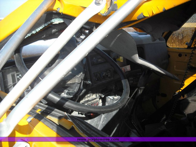 1997 International 4900 6x4 flatbed truck in Joplin, MO Item 9000