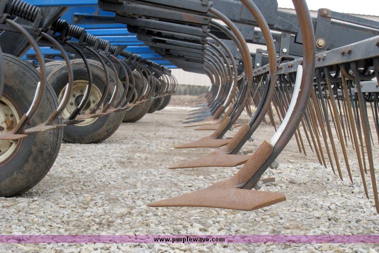 image for item 1100 1998 DMI Tigermate II field cultivator with harrows