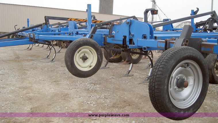 image for item 1100 1998 DMI Tigermate II field cultivator with harrows