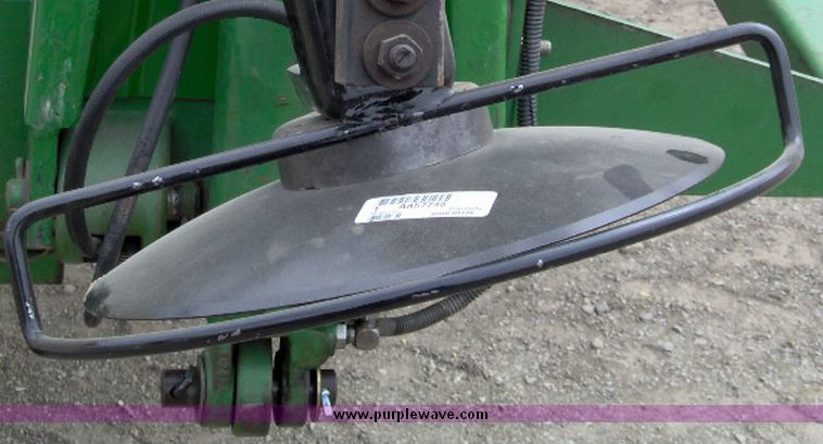image for item 1200 1998 John Deere 1750 MaxEmergePlus Vacumeter Conservation planter