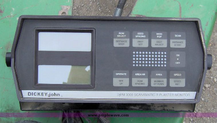 image for item 1200 1998 John Deere 1750 MaxEmergePlus Vacumeter Conservation planter