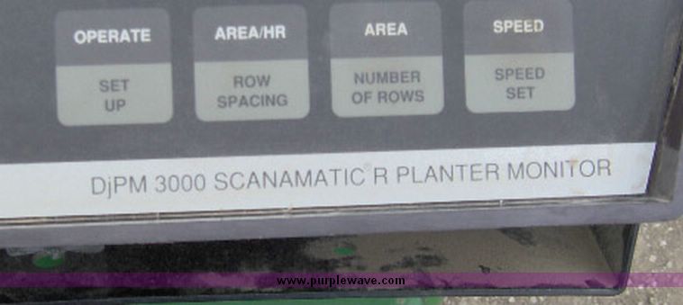 image for item 1200 1998 John Deere 1750 MaxEmergePlus Vacumeter Conservation planter